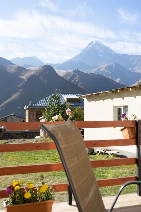 Guest House Elguja Qushashvili Kazbegi Exterior foto